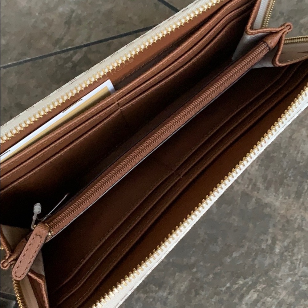 MICHAEL KORS LG ZA CONTINENTAL VANILLA WALLET - Picture 5 of 16